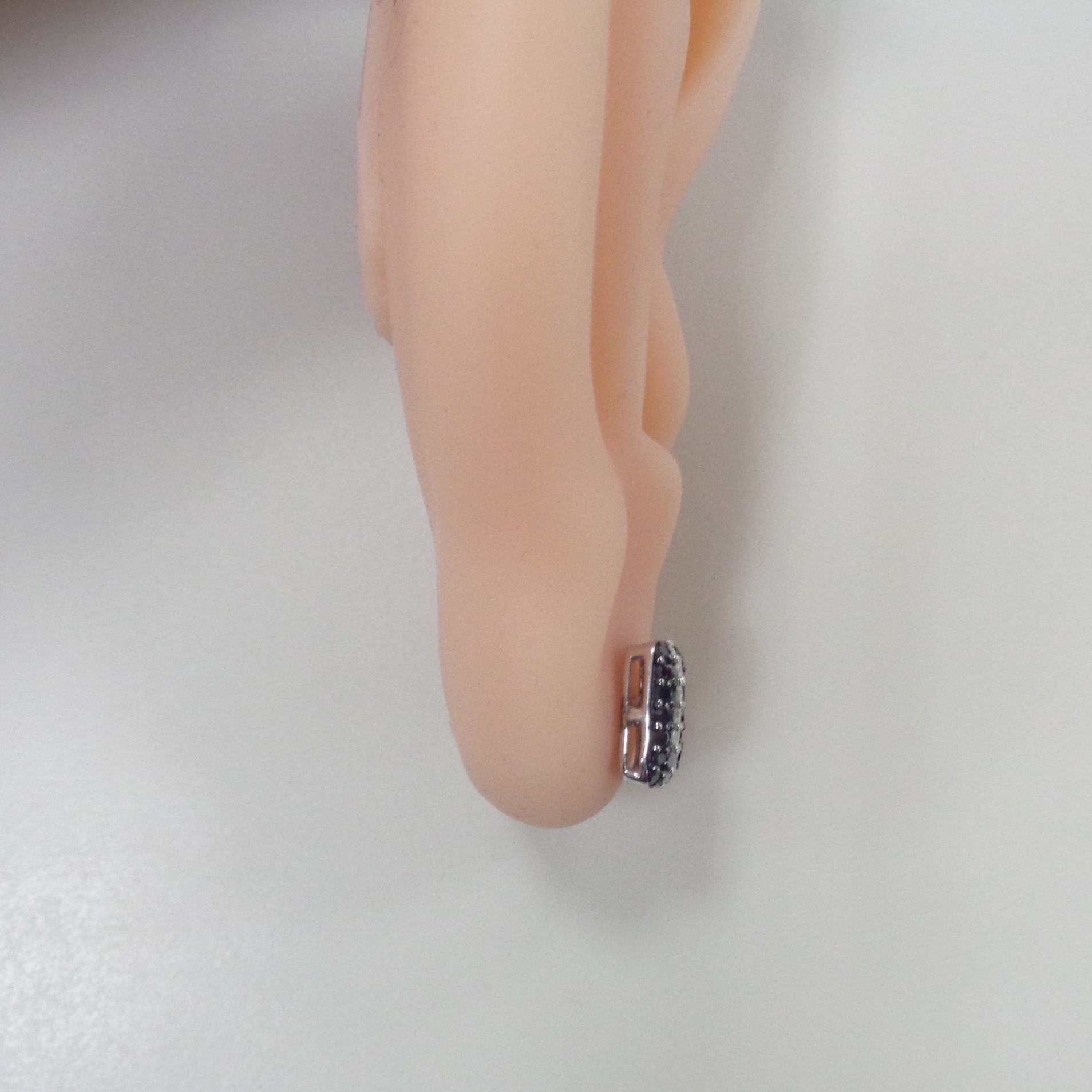 Серебряные серьги-пусеты с бриллиантами